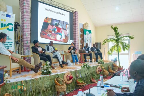 Lire la suite à propos de l’article COLLOQUE INTERNATIONAL DE L&rsquo;OAPI A DOUALA AU CAMEROUN